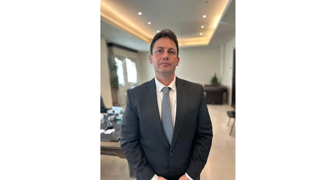 القائم بأعمال السفارة السورية في بيروت يكشف لـ"النهار" مصير خدماتها والتحديات المقبلة