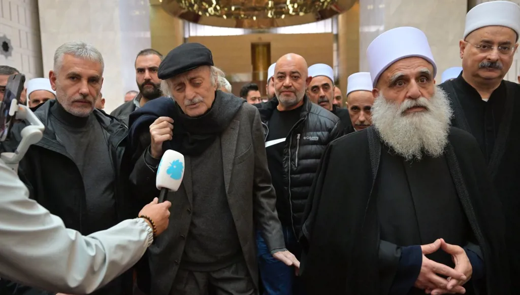 بعد سوريا... جنبلاط في تركيا