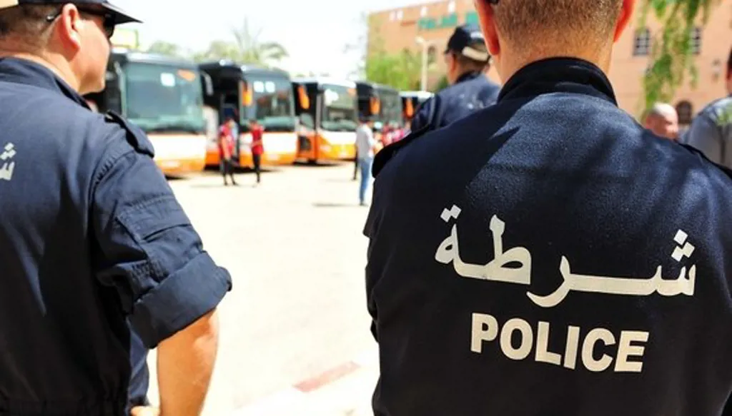 جريمة مروعة في الجزائر... أبٌ يقتل زوجته وابنته ويطعن ابنه