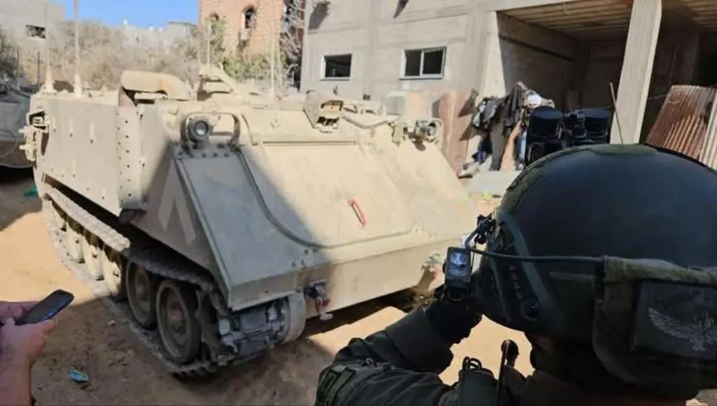 الجيش الإسرائيلي يفخخ ناقلات جنود ويرسالها للتفجير في شمال قطاع غزة
