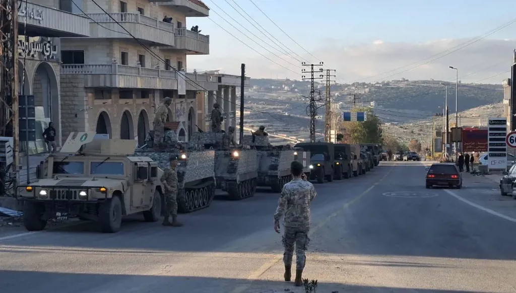 إسرائيل تخرق اتفاق وقف النار في جنوبي لبنان... توغل وجرف أشجار واعتقال 3 مزارعين (صور - فيديو)