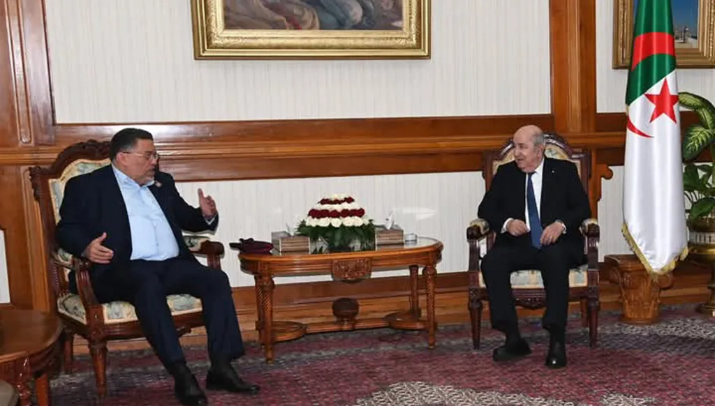 الرئيس الجزائري يستقبل عدداً من قادة الأحزاب السياسية