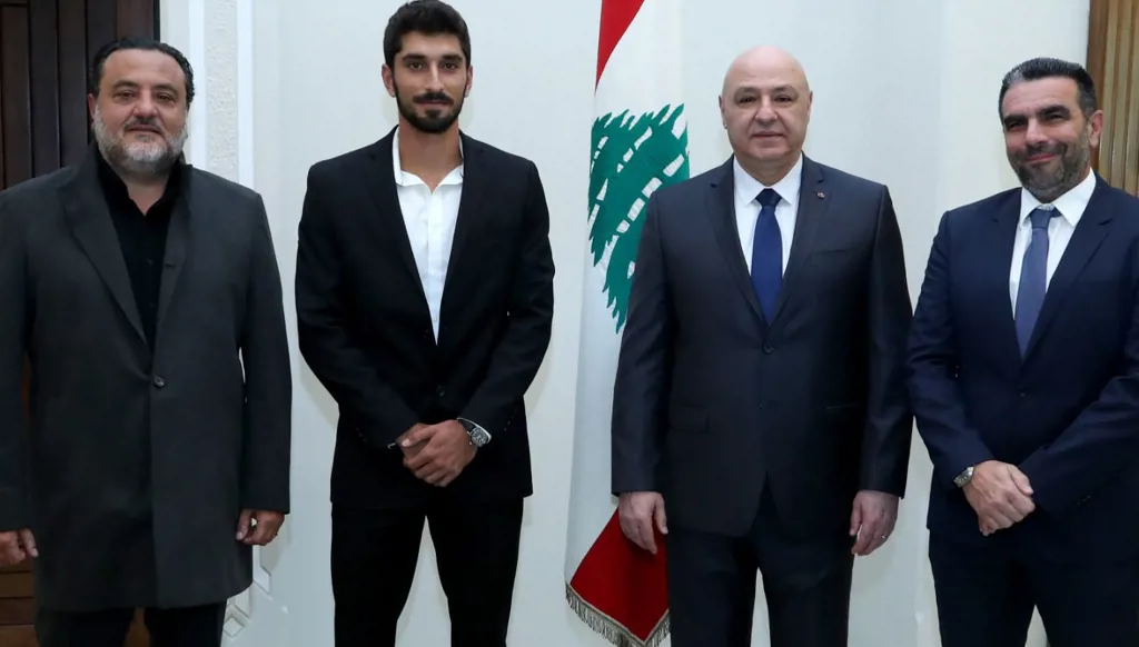 الرئيس عون يستقبل البطل هادي حبيب