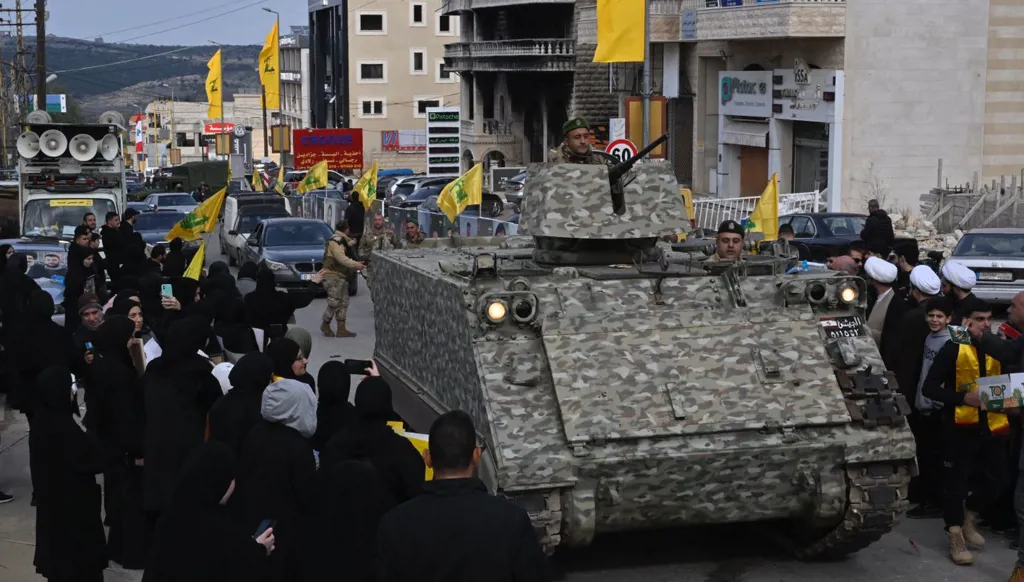 الجنوبيون يتحدّون قرار منع العودة… شهداء بالرصاص الإسرائيلي والأهالي وجهاً لوجه مع الميركافا (فيديو)