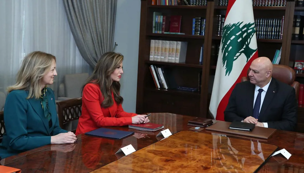 الرئيس اللبناني: اعتداءات إسرائيل يجب أن تتوقّف والجيش جاهز للانتشار
