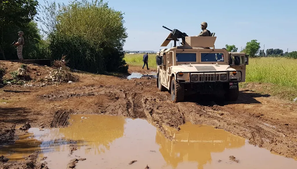 عشائر وادي خالد تؤكد حق لبنان وسوريا بحفظ حدودهما (فيديو)