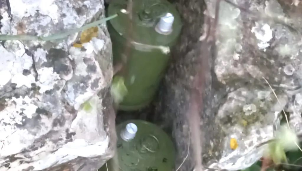 لبنان - عبوات ناسفه وطوق أمني في خراج بلدة المقيبلة في منطقة وادي خالد