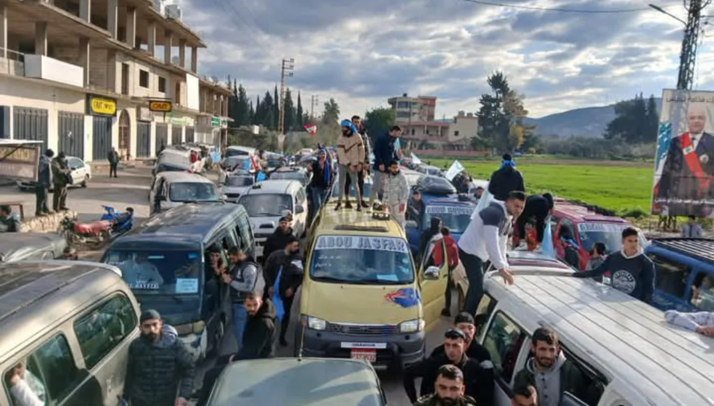 حشود عكارية تتّجه إلى وسط بيروت