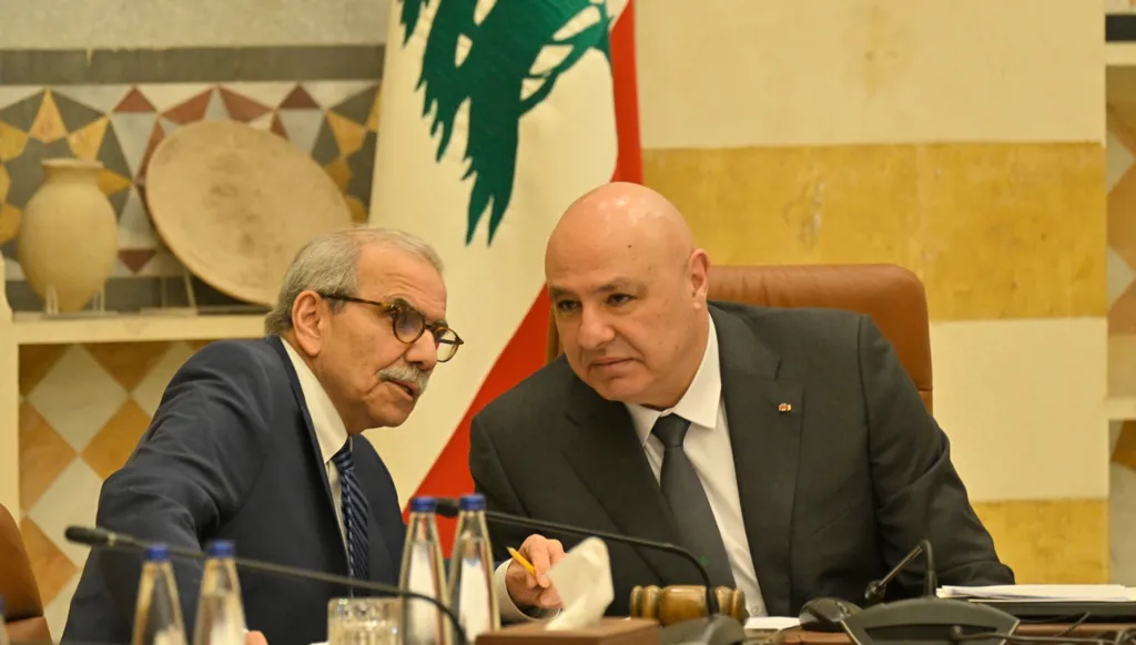 جلسة لمجلس الوزراء في بعبدا للبحث في مسودة البيان الوزاري (صور)