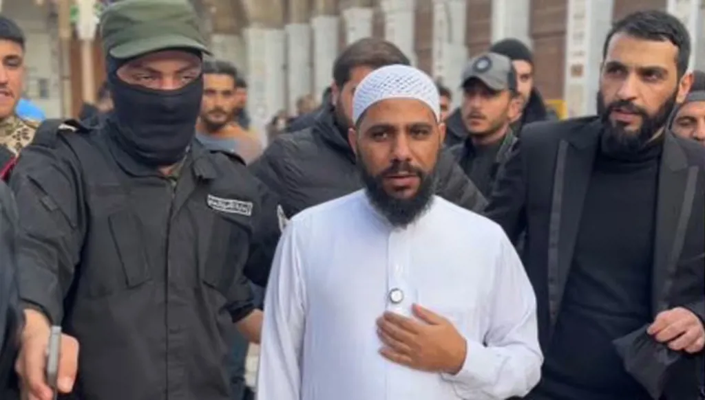 بالفيديو-  الداعية الفلسطيني محمود الحسنات من جبل قاسيون: لمن الملك اليوم يا بشار؟