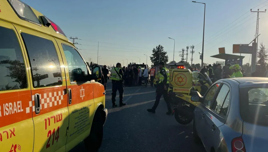 بالفيديو- 13 جريحاً في عملية دهس وطعن في كركور جنوب حيفا