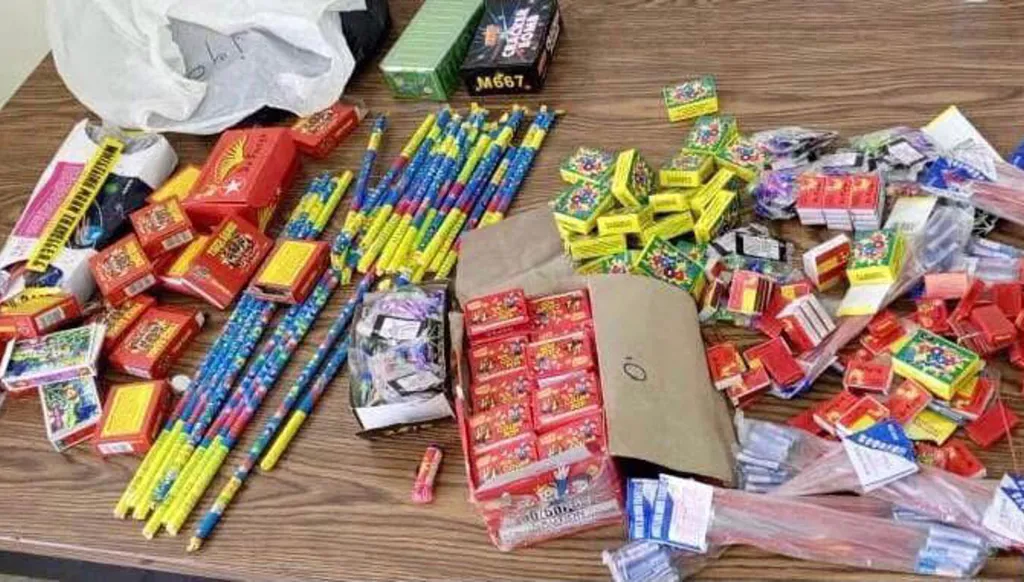 إصابة 11 شخصًا في حريق ضخم بسبب المفرقعات النارية بطرابلس - شمال لبنان