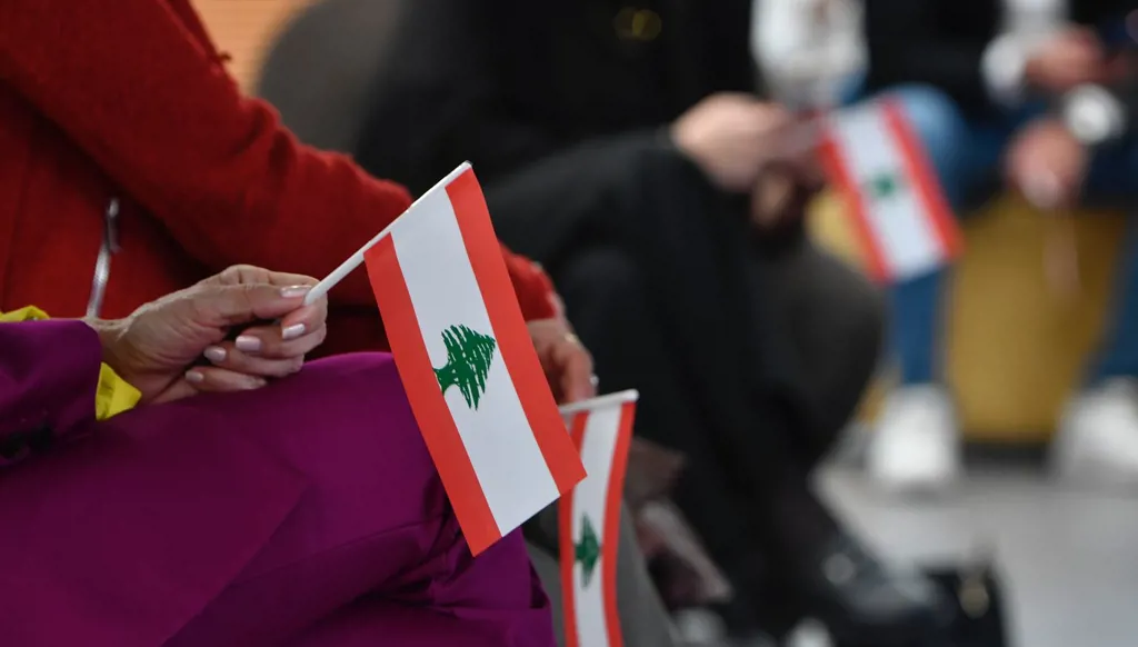5 عند الخامسة: العلم اللبناني رمز المساواة ومحادثات "إيجابية" حول غزة... وتظاهرة في السويداء