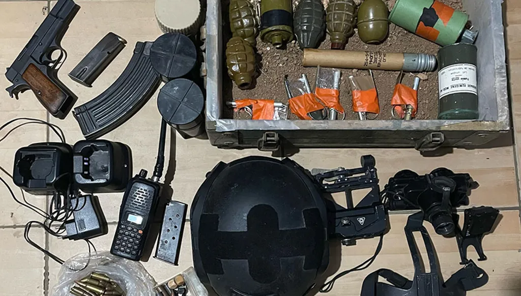 الجيش اللبناني يوقف شبكة نقل ذخائر حربية ويضبط أسلحة ومخدرات