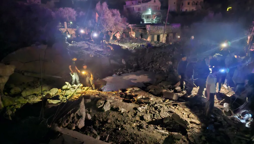 الجيش الإسرائيلي يُصعّد جنوب لبنان... "أباتشي" تُمشّط أطراف يارون وتوغّل في عيتا الشعب