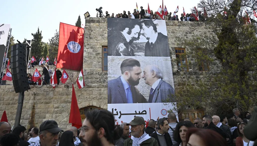 صورة لجنبلاط الأب والابن.
