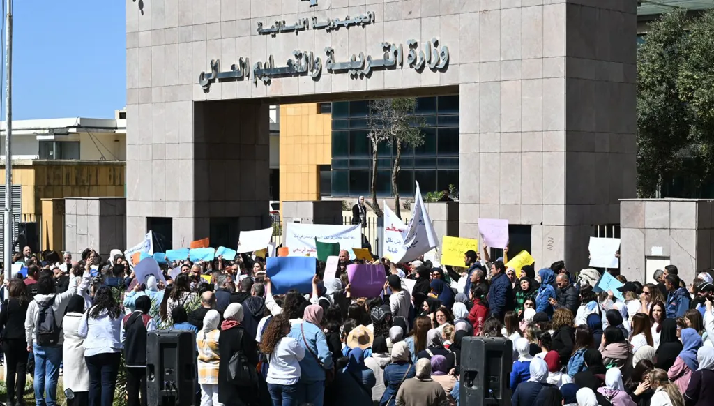 تحرك الأساتذة المتعاقدين: نحو تحوّل في سياسة الحكومة الاجتماعية؟