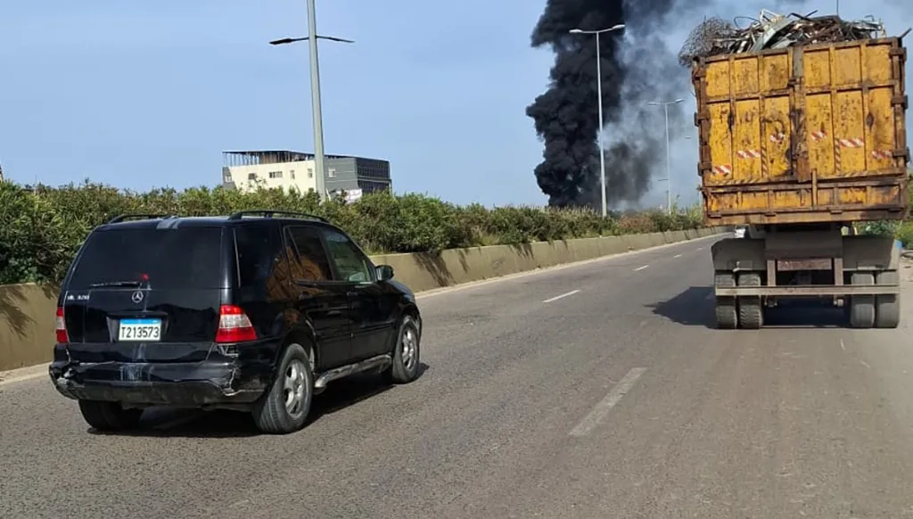 بالفيديو- أزمة حرق النفايات البلاستيكية تتفاقم في طرابلس شمال لبنان