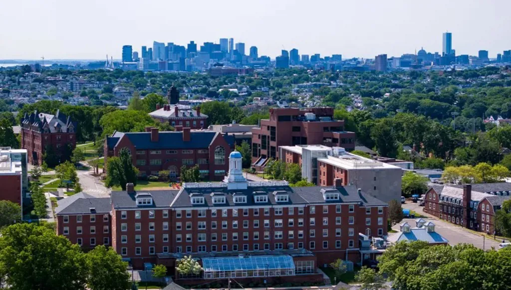 قاض أميركي يوقف ترحيل طالبة تركية في جامعة تافتس