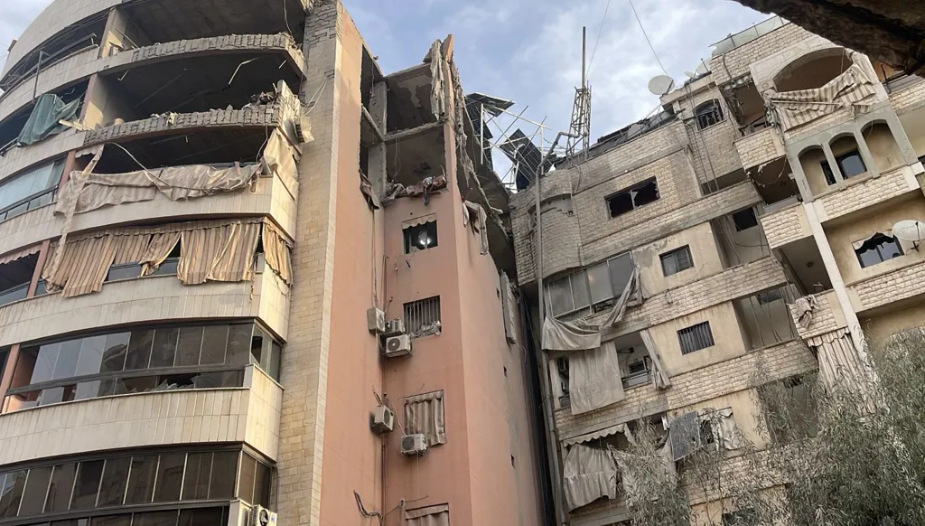 إسرائيل تستهدف الضاحية الجنوبية لبيروت فجراً: "هاجمنا هدفاً لحزب الله" (صور وفيديو)