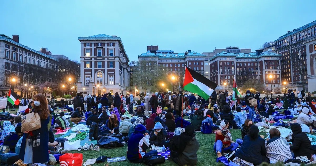 متظاهرون داعمون لفلسطين. (وكالات)