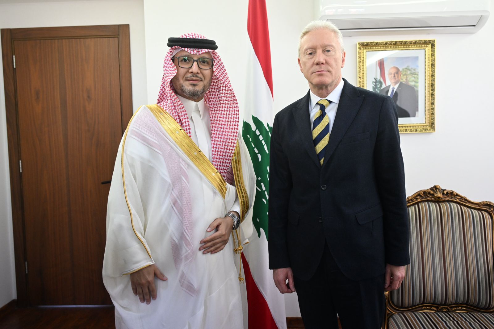 سفير السعودية عند وزير الخارجية اللبناني 