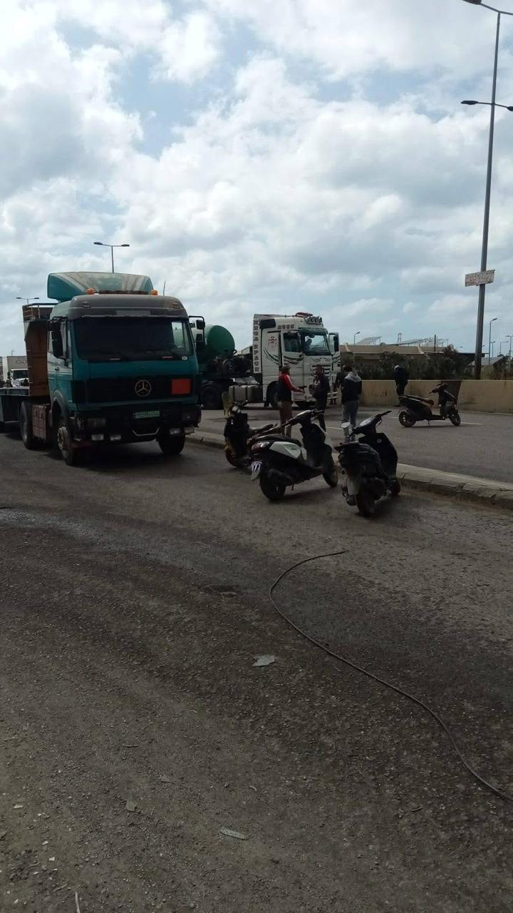 احتجاج تجار الخردة في طرابلس.