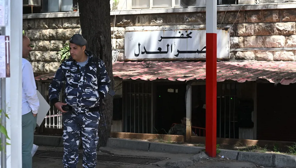 القاضي البيطار استجوب اللواءين ابراهيم وصليبا وارتياح لمسار التحقيق