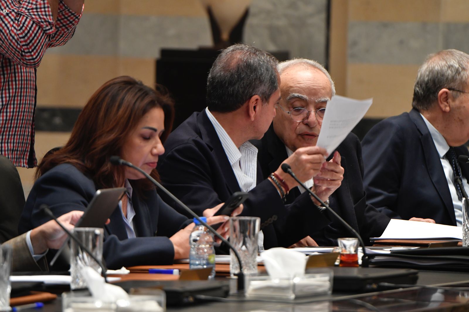 بعض الوزراء خلال جلسة الحكومة (حسام شبارو).