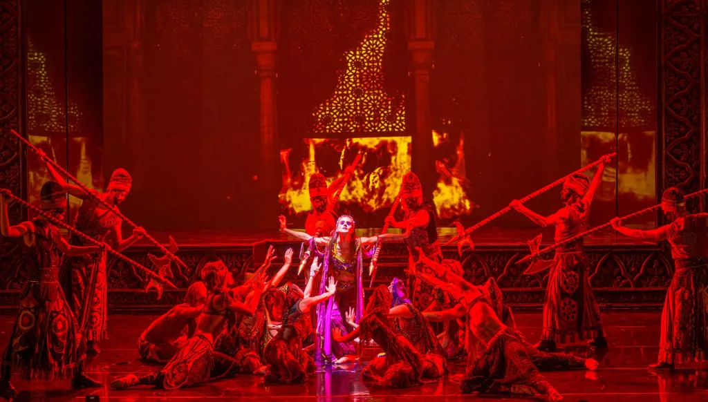 عودة ألف ليلة وليلة... مسرح كركلا يستحضر سحر الشرق في ربيع 2025