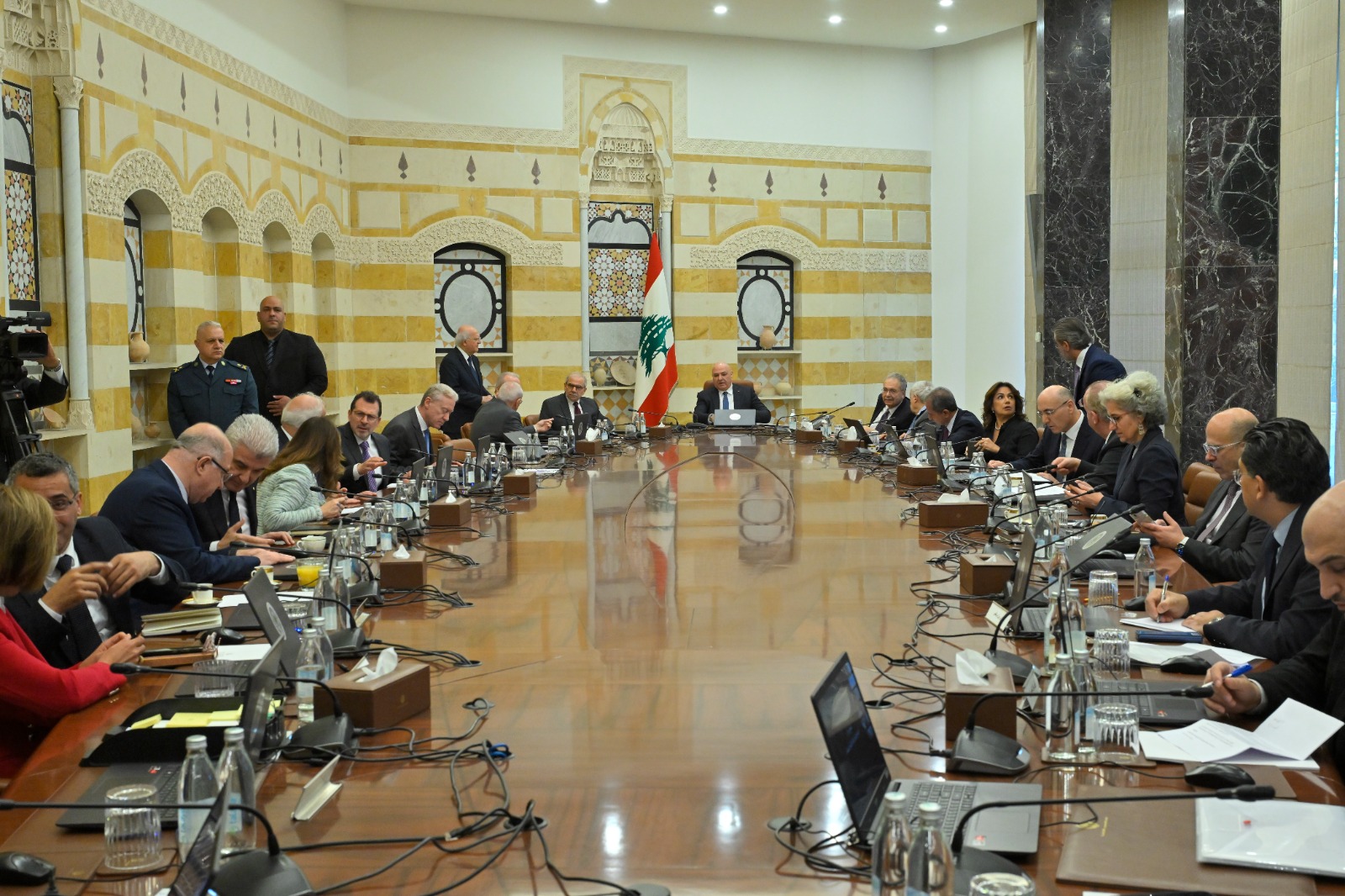 مجلس الوزراء. (نبيل إسماعيل)