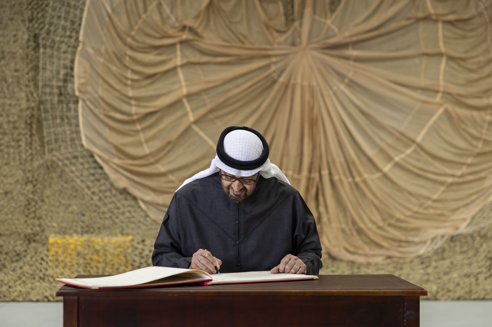 محمد بن زايد. (وام)