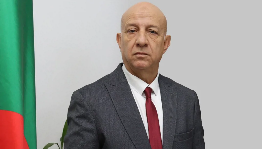 الجزائر... هل ستنجح دعوة الأمين العام لحزب جبهة التحرير إلى تجديد القيادات؟