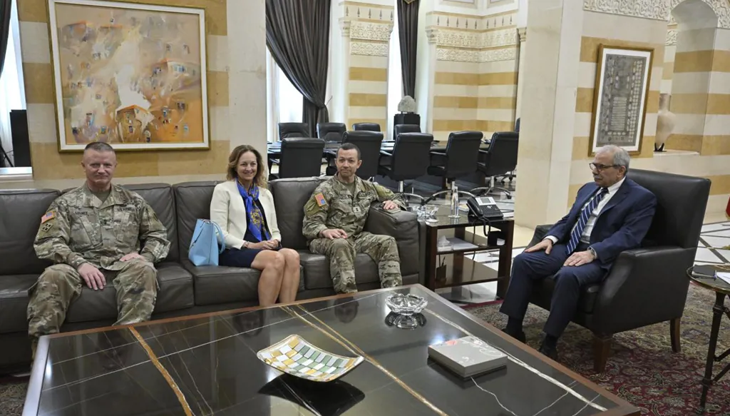 الرؤساء "الحّوا" على الجنرالين بإنهاء الاحتلال احتقان درزي وجنبلاط مستعدٌ لزيارة سوريا