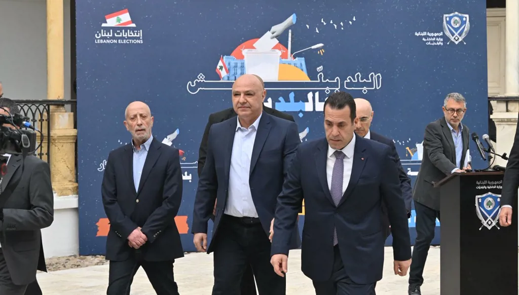 "إنجاز" انتخابات الجبل بمشاركة متفاوتة... "هدية عاجلة" تعيد الإماراتيين إلى لبنان