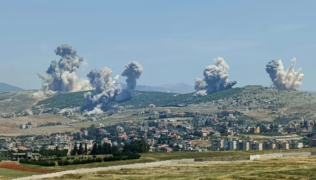 سلسلة غارات على النبطية... إعلام إسرائيلي: هجمات غير عادية على لبنان (فيديو)