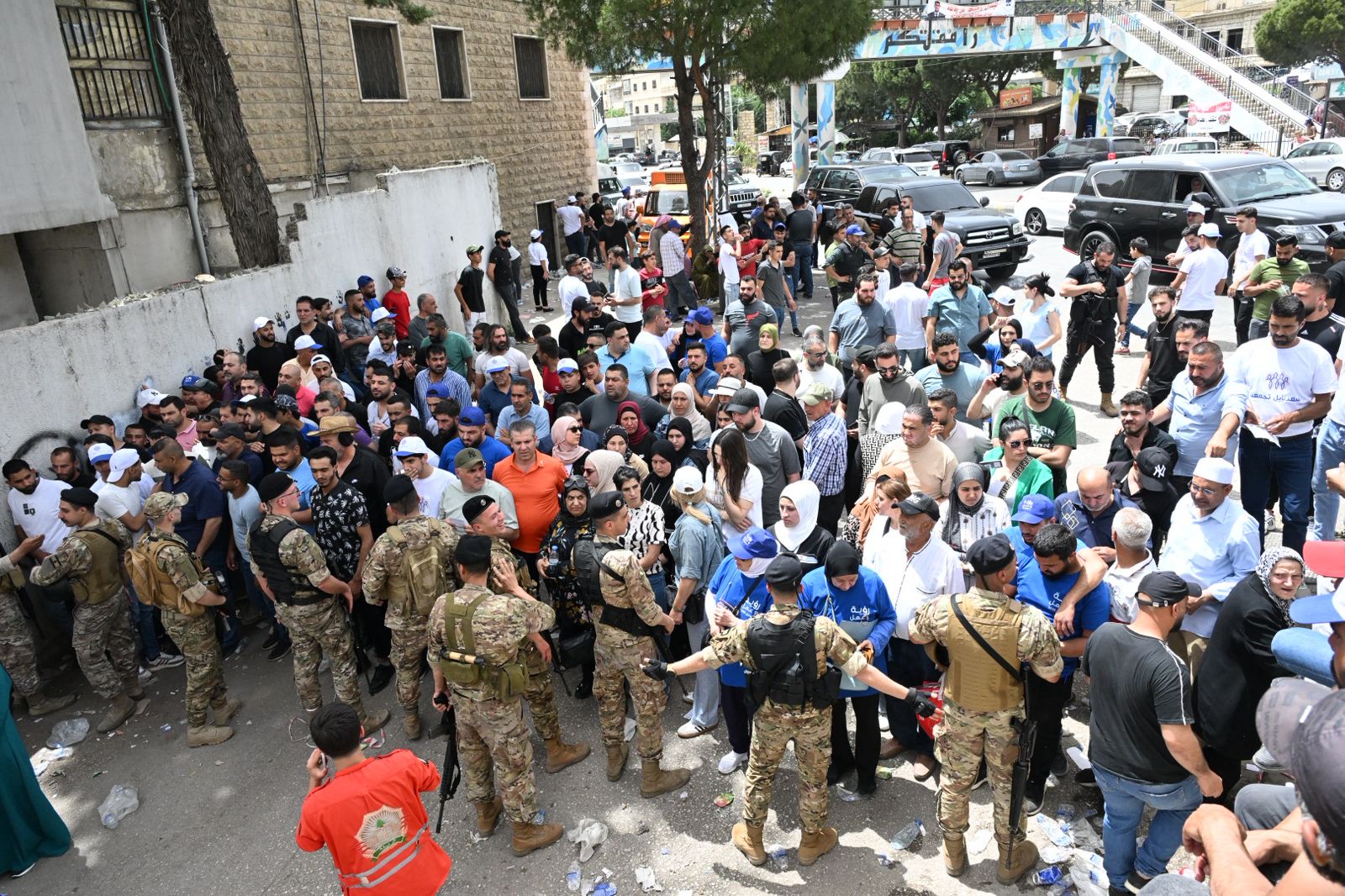 انتشار الجيش مع الناخبين. (حسام شبارو)