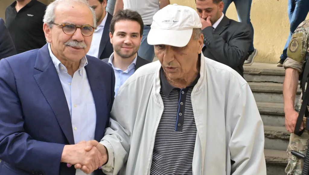 سلام أدلى بصوته: هذا خيار إنمائي للناس وعليهم القول أيّ بيروت يريدون