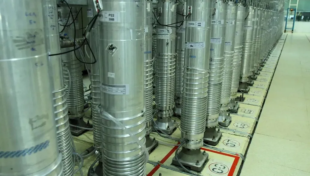 تخصيب اليوارنيوم يهدد المفاوضات النووية بين أميركا وإيران