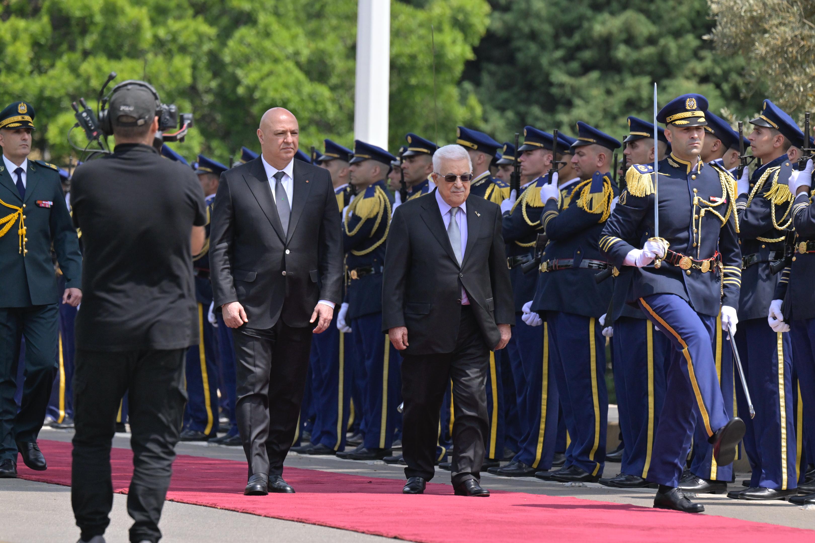 عون يستقبل عباس في قصر بعبدا (نبيل اسماعيل).