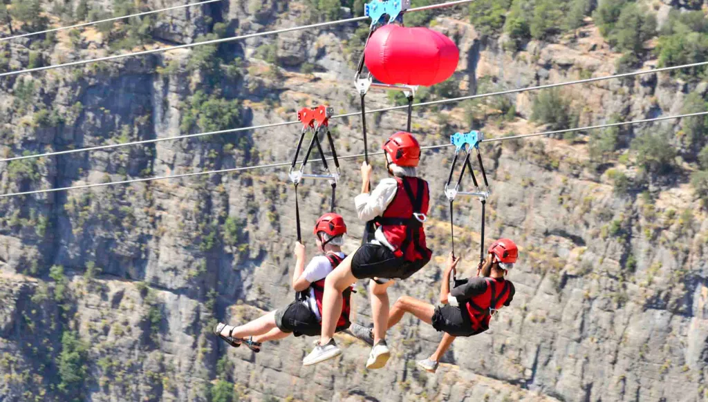 قوى الأمن توقف المتحرّش بتلامذة خلال لعبة Zip Line في المنصورية!