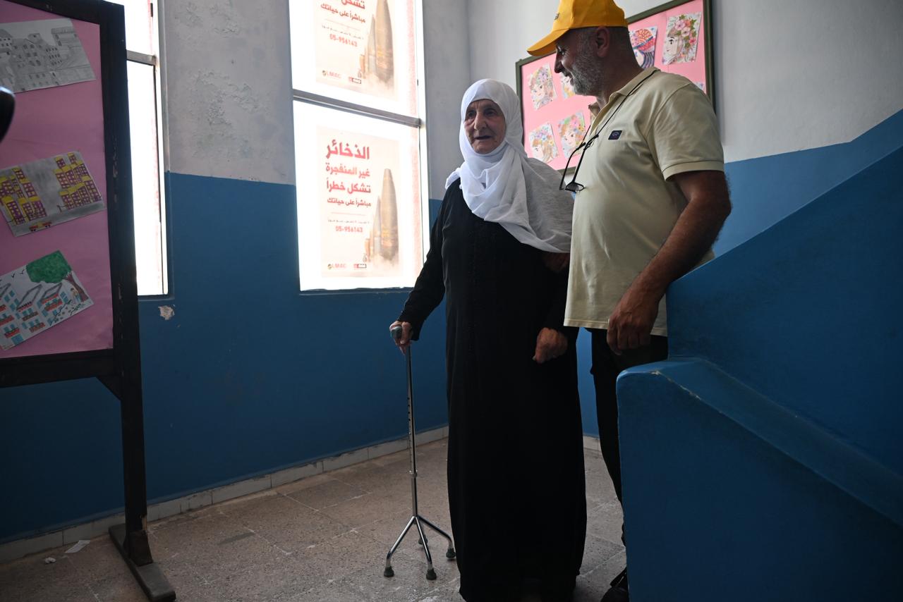 مسنة تنتخب. (النهار)