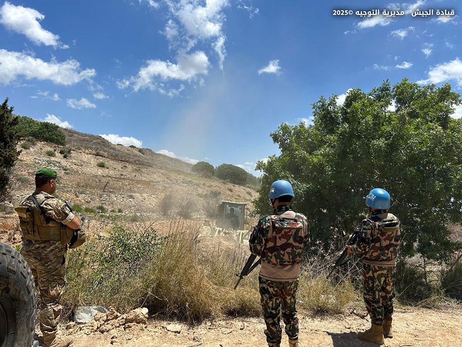 عناصر من الجيش واليونيفيل. (قيادة الجيش)