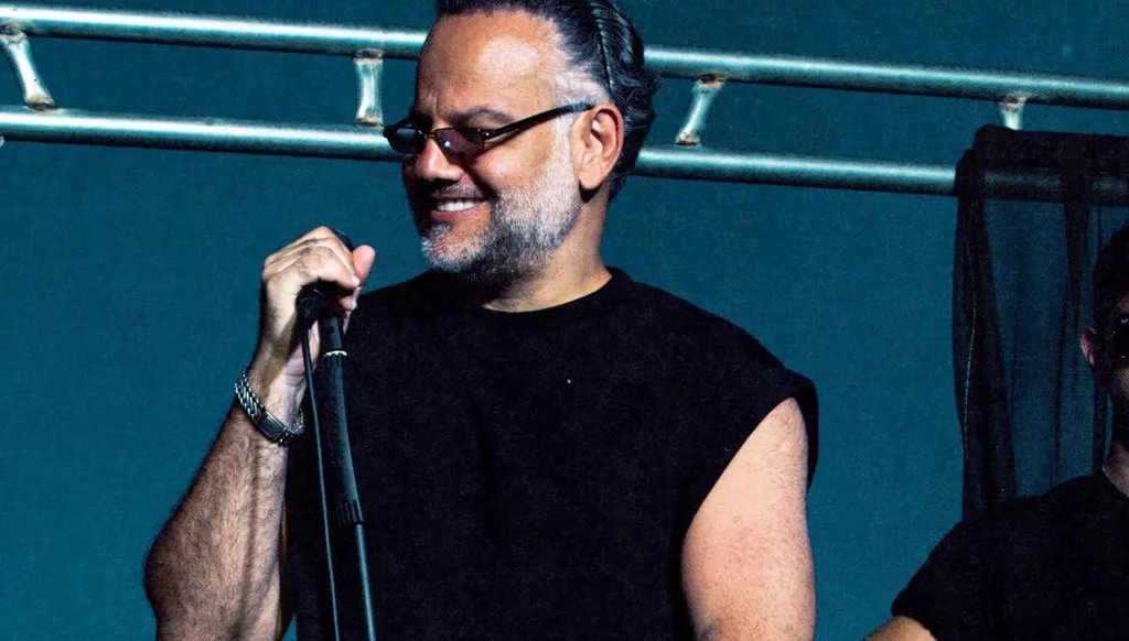 بأجواء صيفية رومانسية.. سليم عساف يطلق "بعشقو" (فيديو)