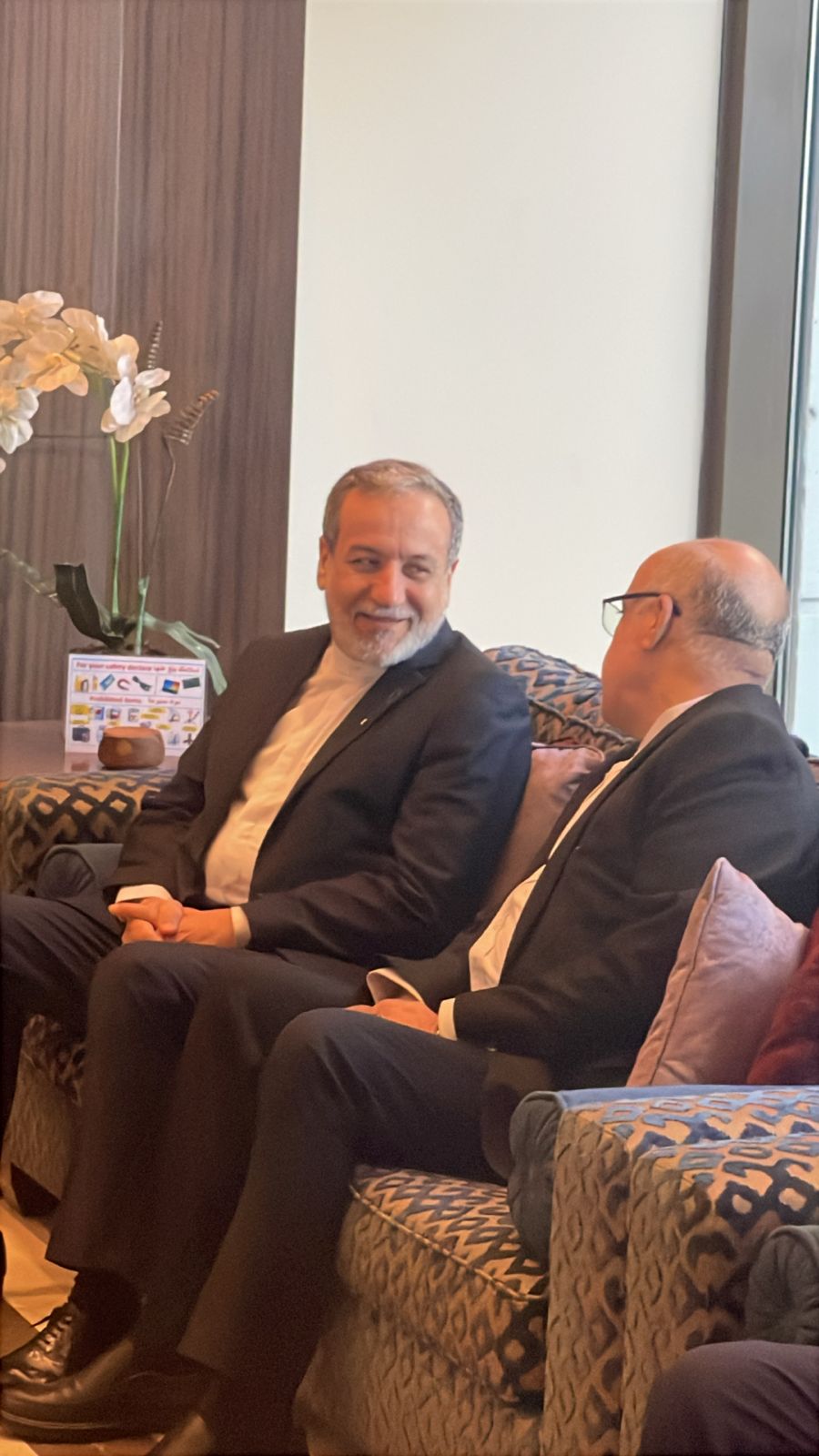  وزير الخارجية الإيراني عباس عراقجي في مطار بيروت. 