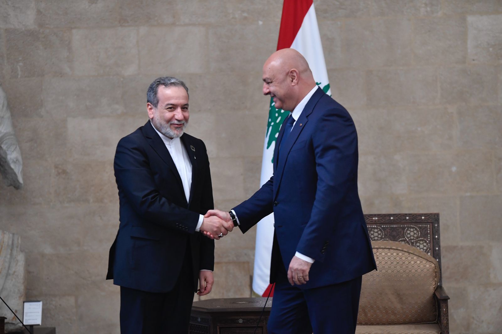 عراقجي يلتقي عون. (النهار)