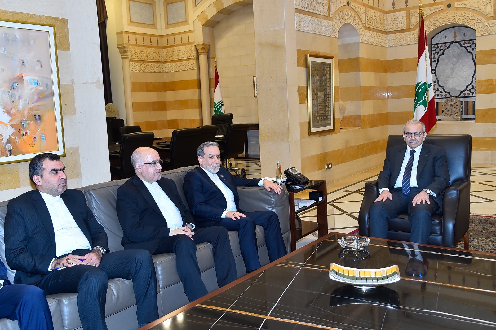 لقاء سلام وعراقجي. (رئاسة الوزراء)