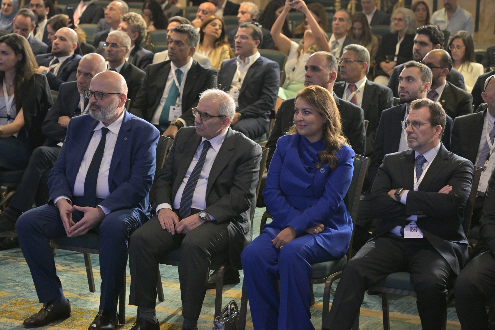 سلام في مؤتمر