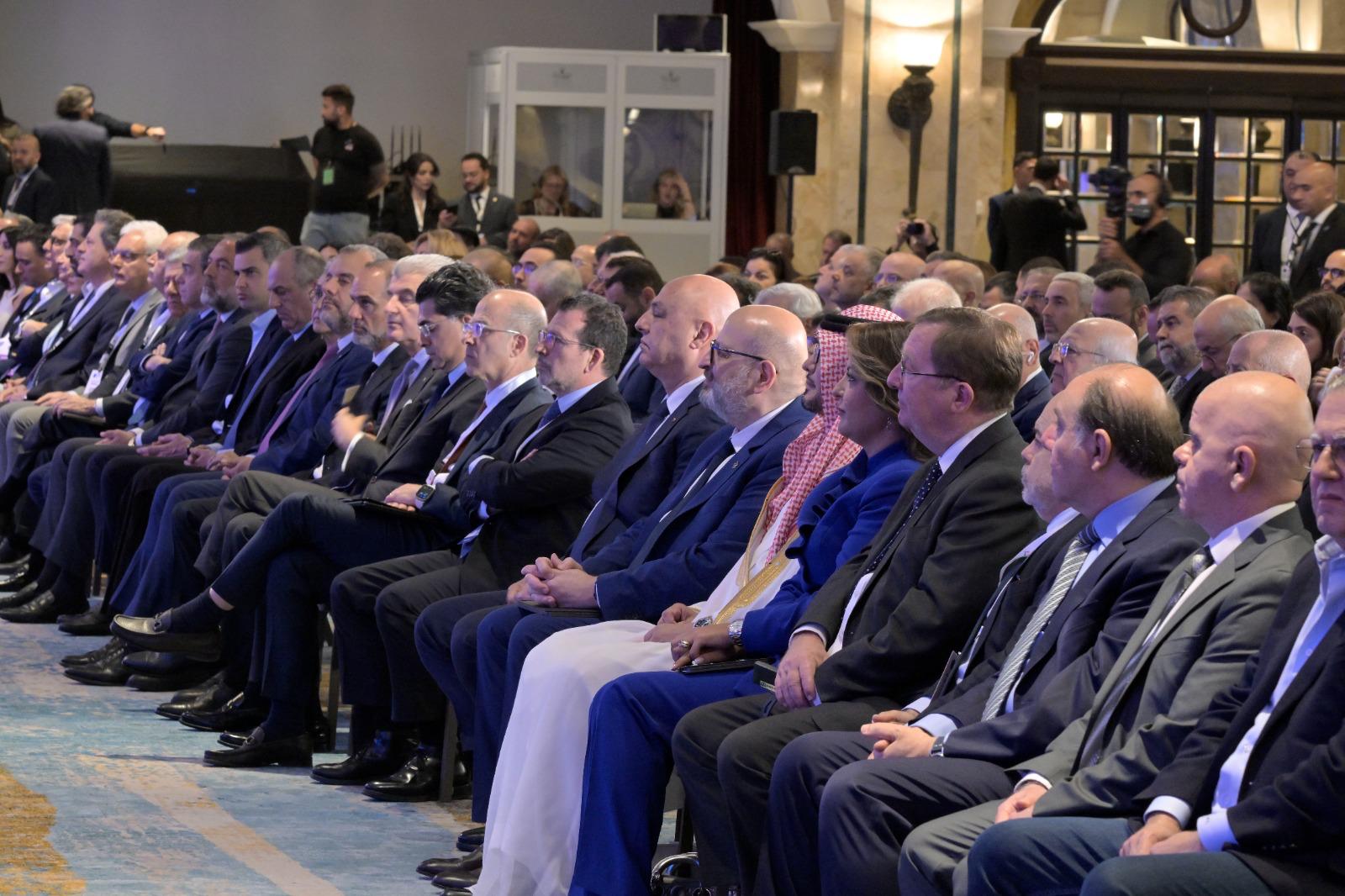 من قمة الحكومة الذكية (النهار)