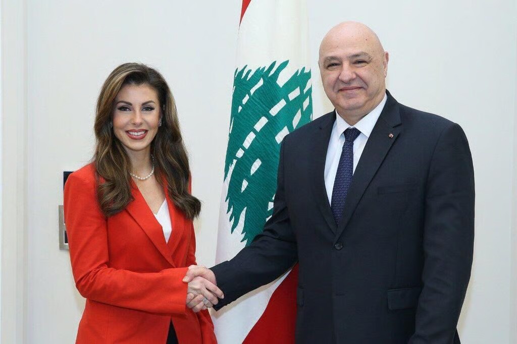 الرئيس اللبناني جوزيف عون مستقبلاً مورغان أورتاغوس خلال زيارتها الأولى إلى لبنان.